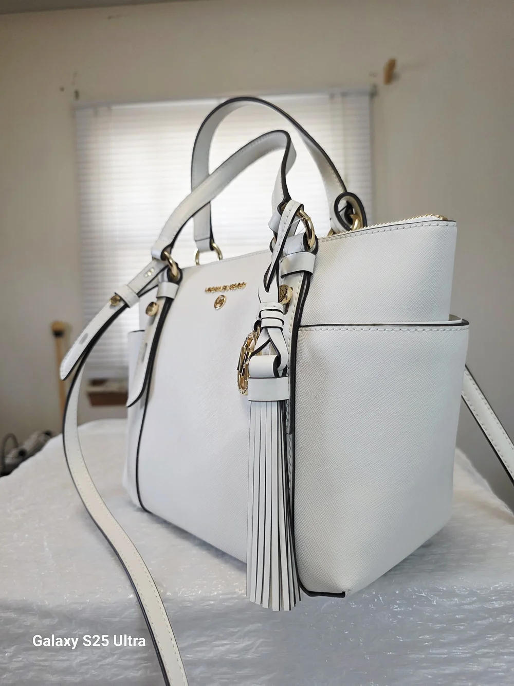 Michael Kors Sullivan Small Saffiano Leather Top-Zip Tote Bag In Optic White